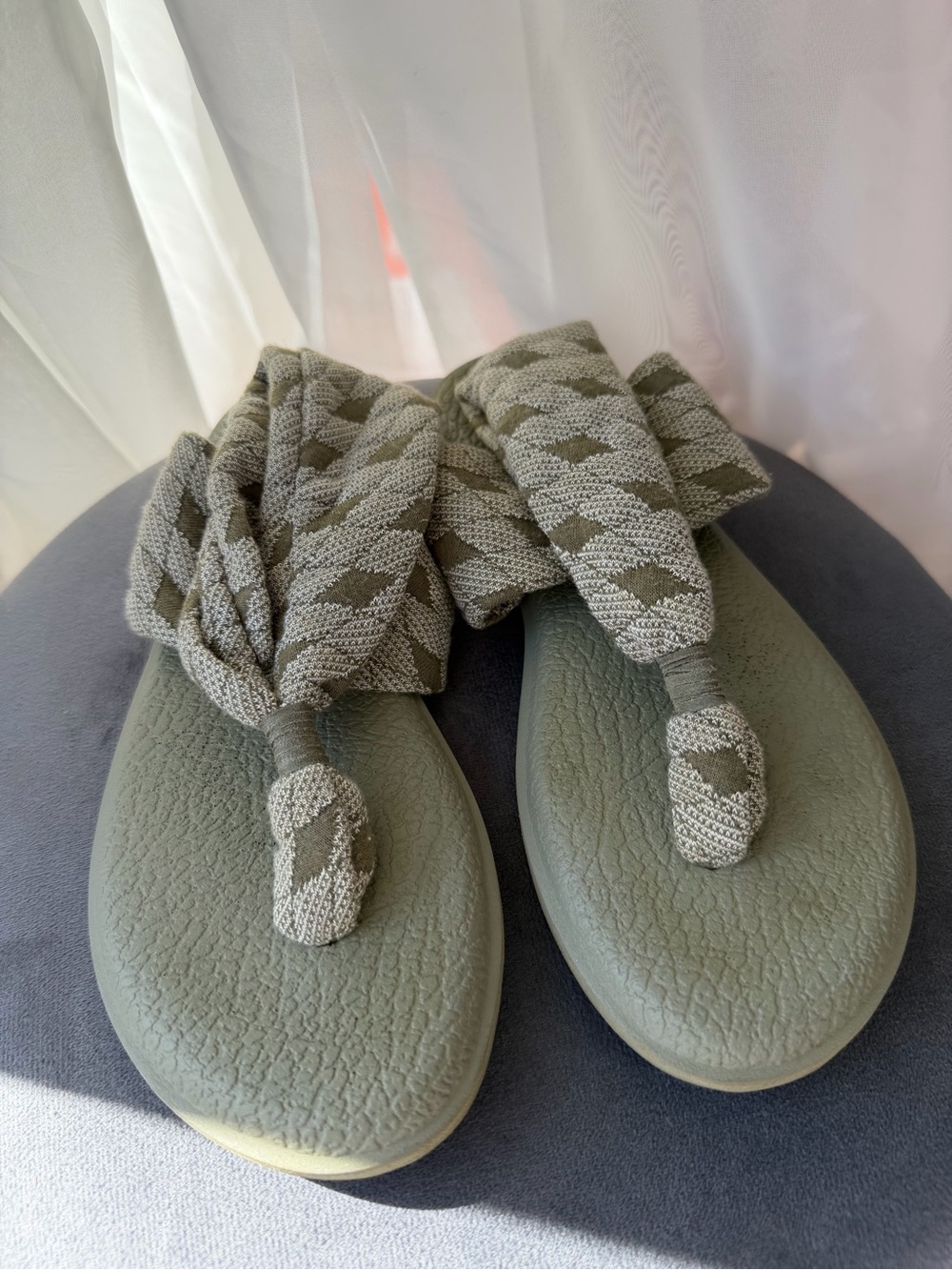 Sanuk Olive Green Knit Wrap Toe-Loop Sandals
